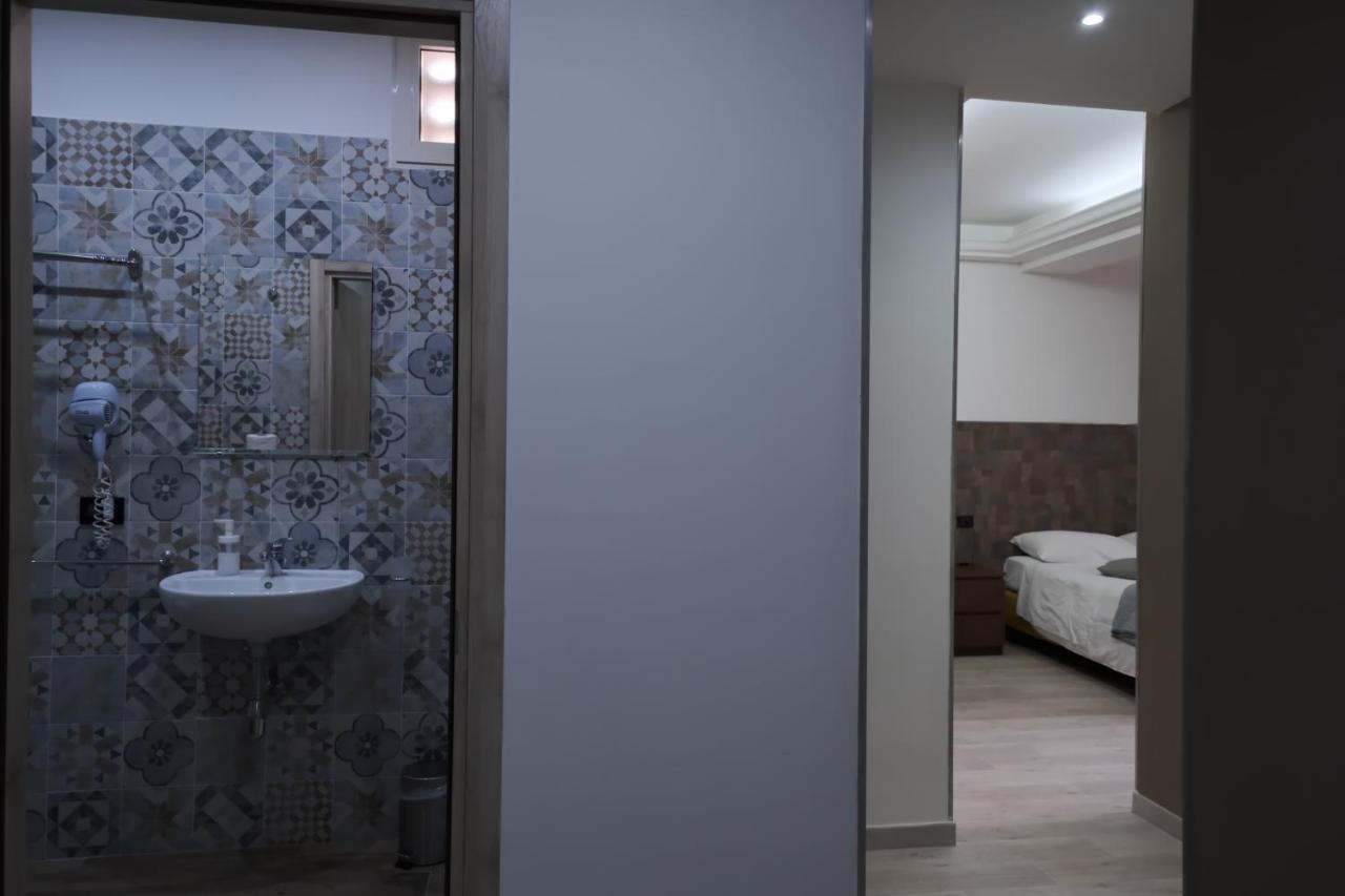 Royalty Rooms & Spa Neapel Exterior foto